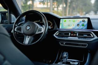 BMW X5 M50i (чёрный) — 6