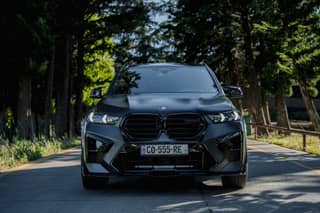 BMW X5 M50i (серый) — 3