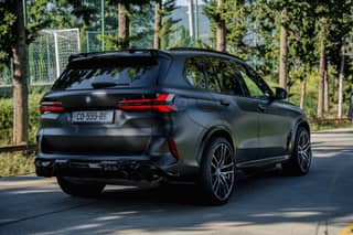 BMW X5 M50i (серый) — 4