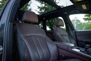 BMW X5 M50i (серый) — 7