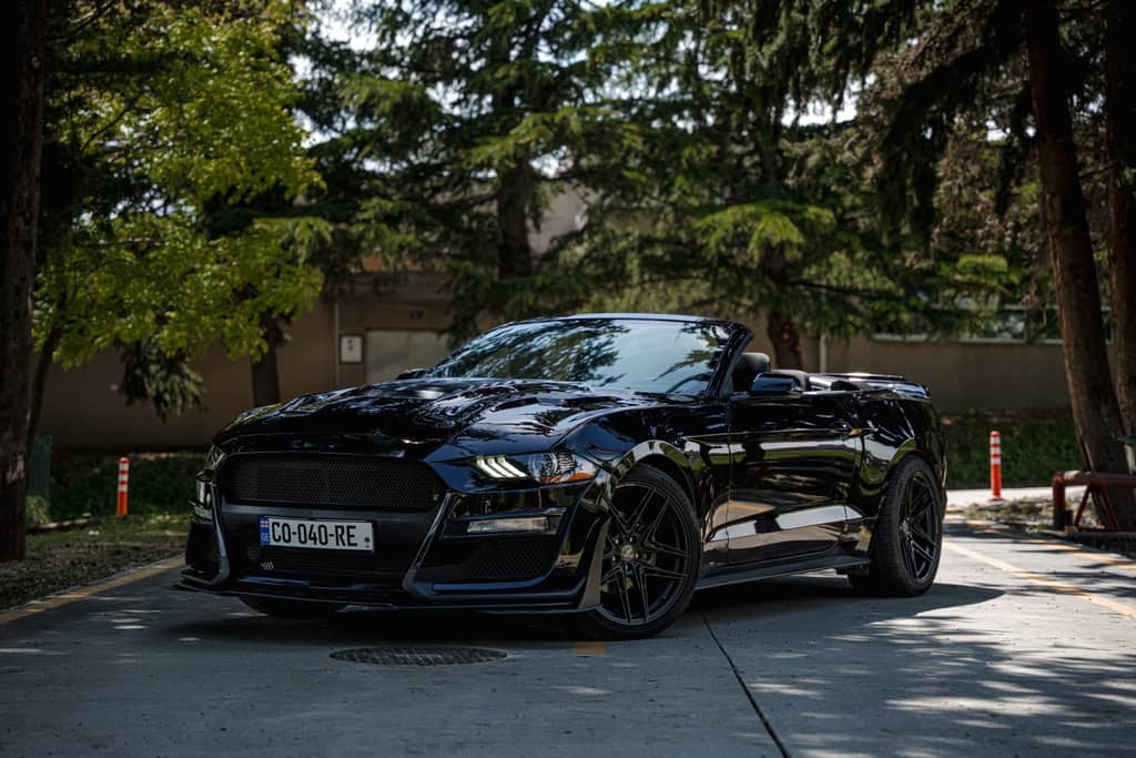Ford Mustang GT Кабрио (чёрный)