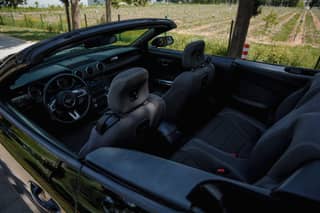 Ford Mustang GT Кабрио (чёрный) — 5